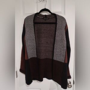 Kathy Ireland Black and Brown Knit Sweater